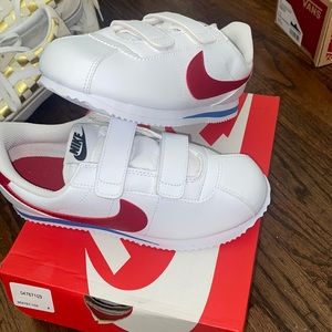 Brand new Nike shoes